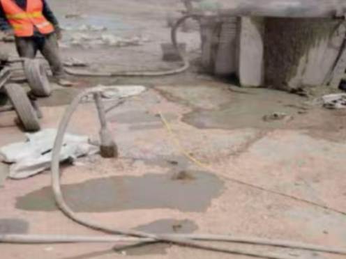 北辰水泥混凝土路面板底注浆技术 路面脱空注浆整治方案